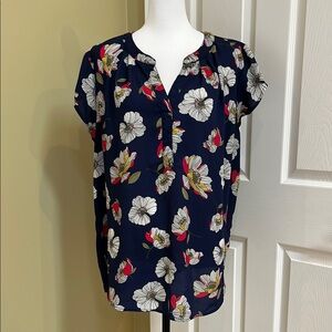 Paper moon, size 1x, Floral Navy short sleeve Blouse